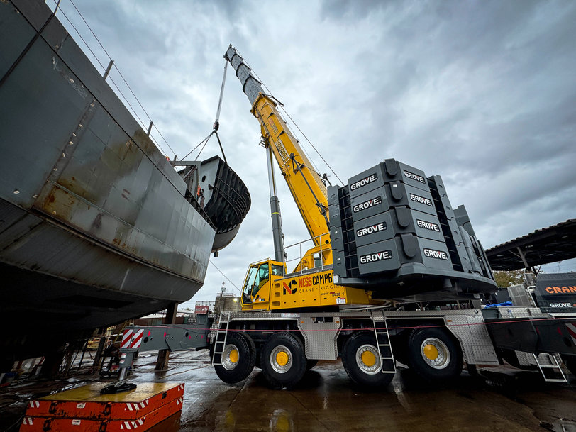 NessCampbell&rsquo;s new Grove GMK6450-1&nbsp;powers towboat assembly in Seattle